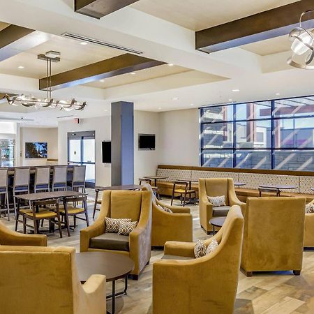 Springhill Suites By Marriott Topeka Southwest Екстериор снимка