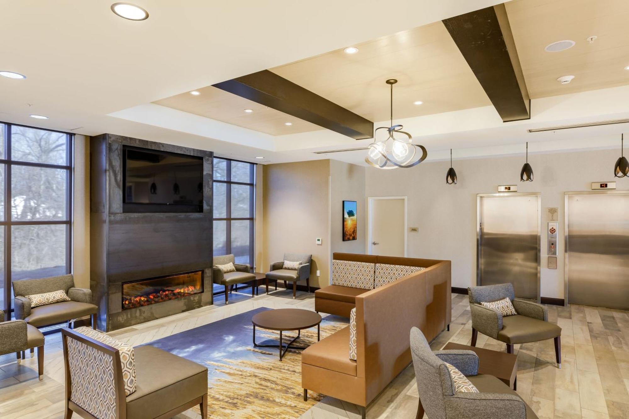 Springhill Suites By Marriott Topeka Southwest Екстериор снимка