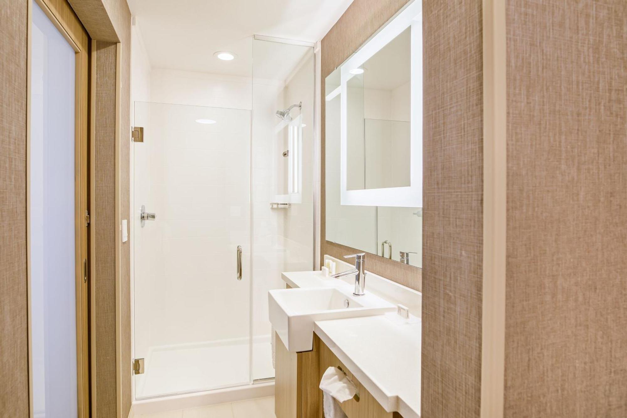 Springhill Suites By Marriott Topeka Southwest Екстериор снимка