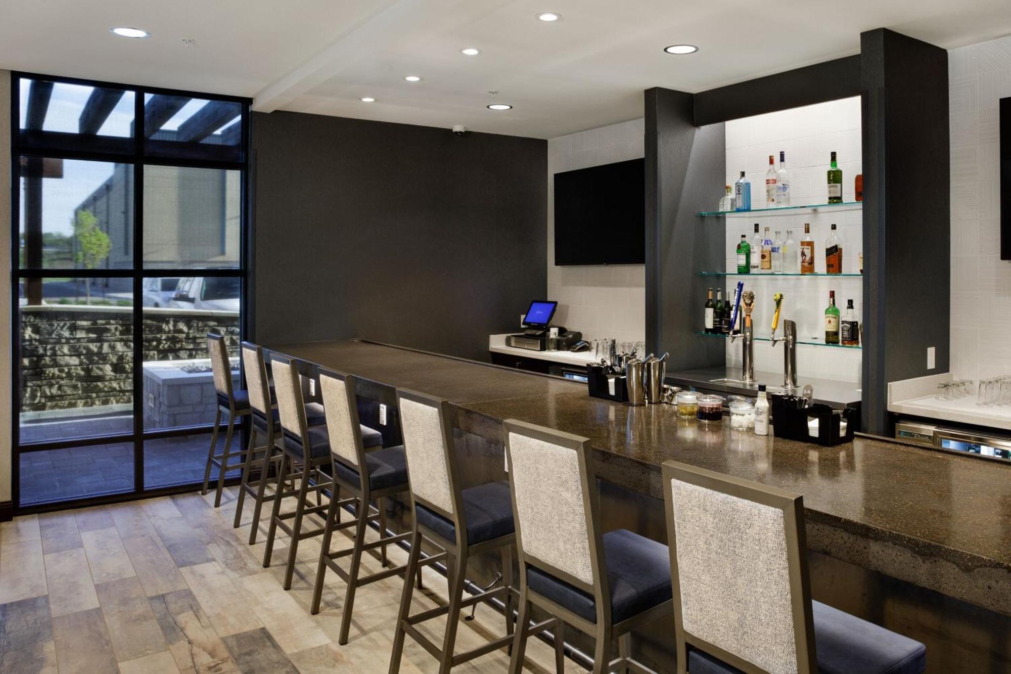 Springhill Suites By Marriott Topeka Southwest Екстериор снимка