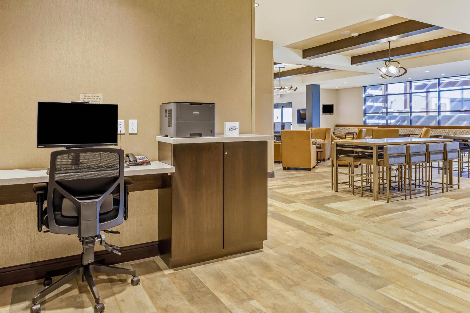 Springhill Suites By Marriott Topeka Southwest Екстериор снимка