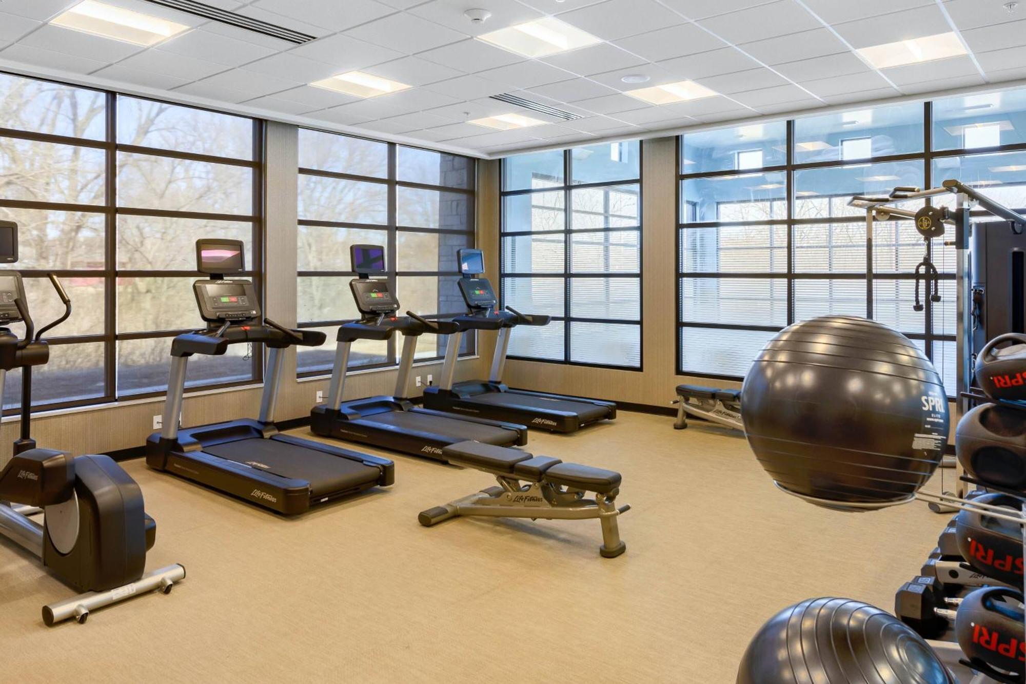 Springhill Suites By Marriott Topeka Southwest Екстериор снимка